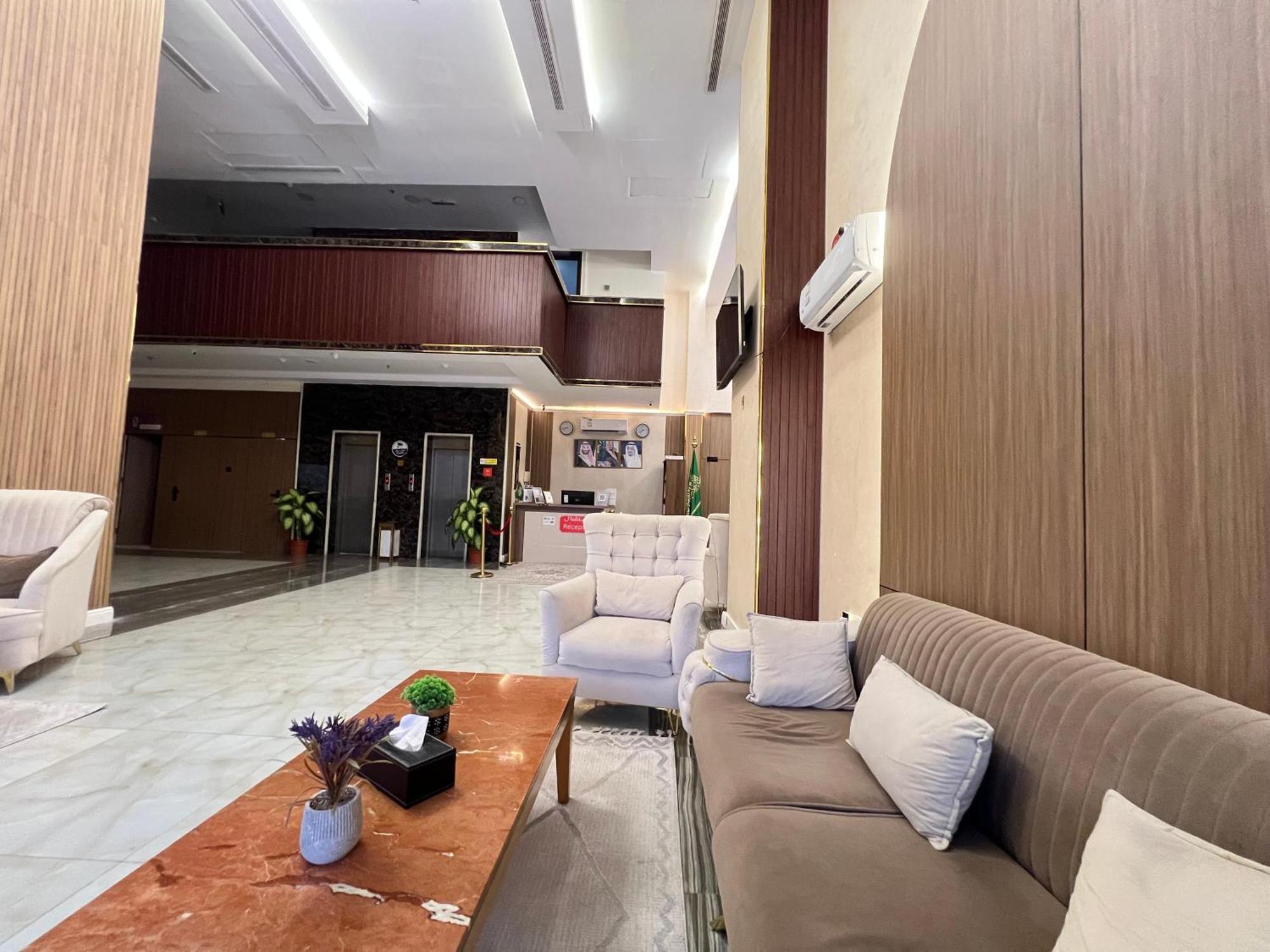 Rose Star Hotel *