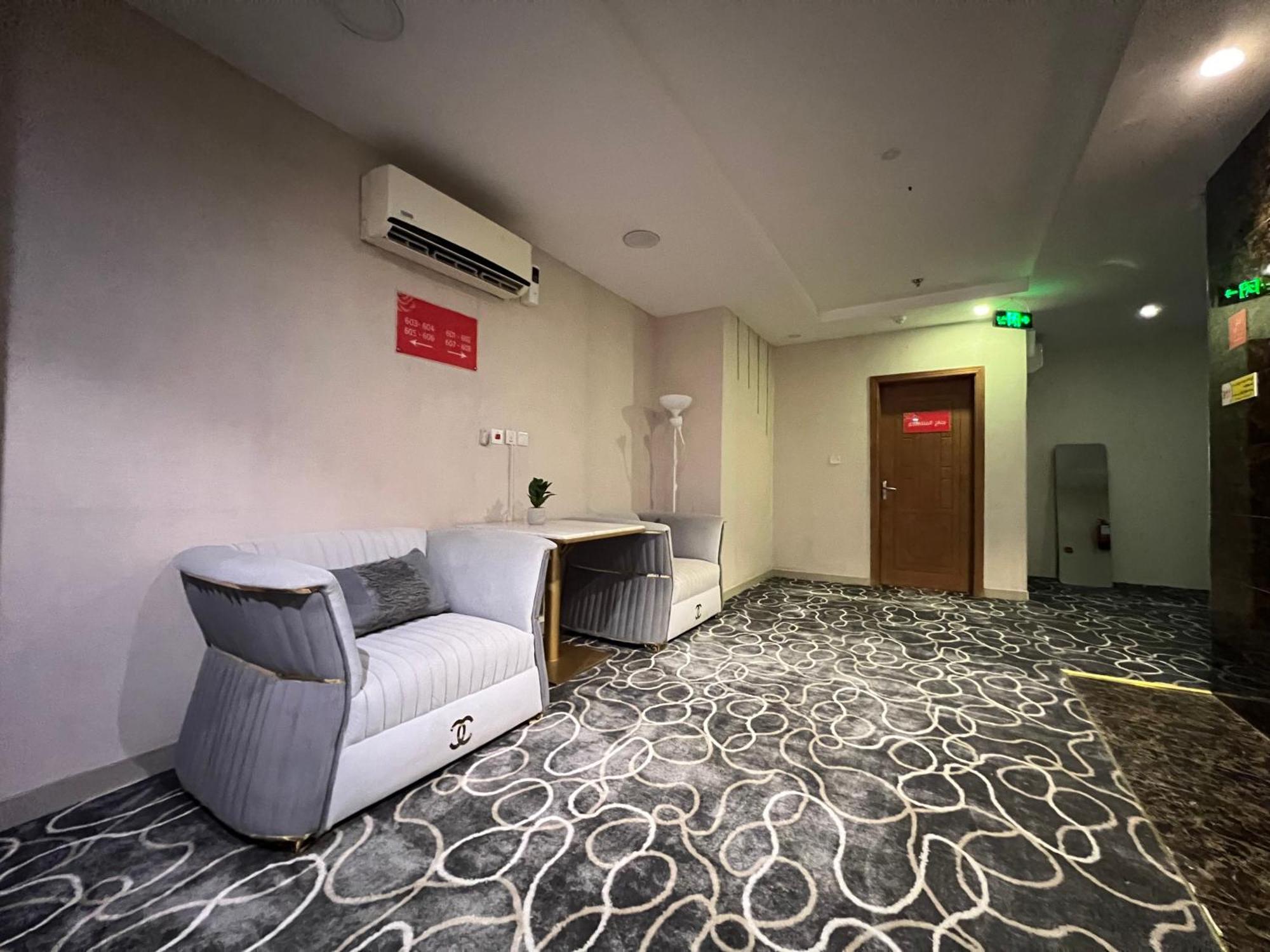 Rose Star Hotel *
