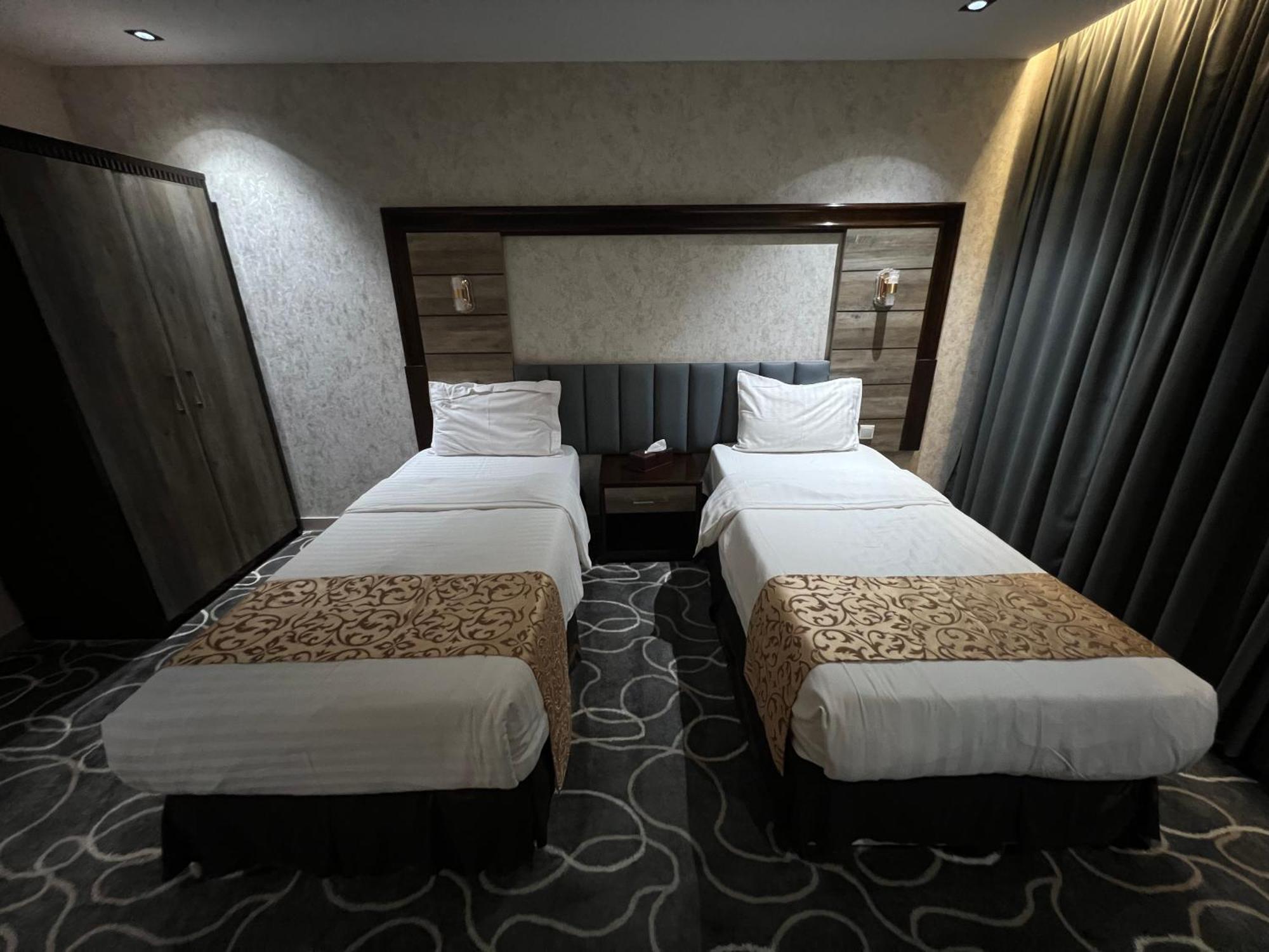 Rose Star Hotel *