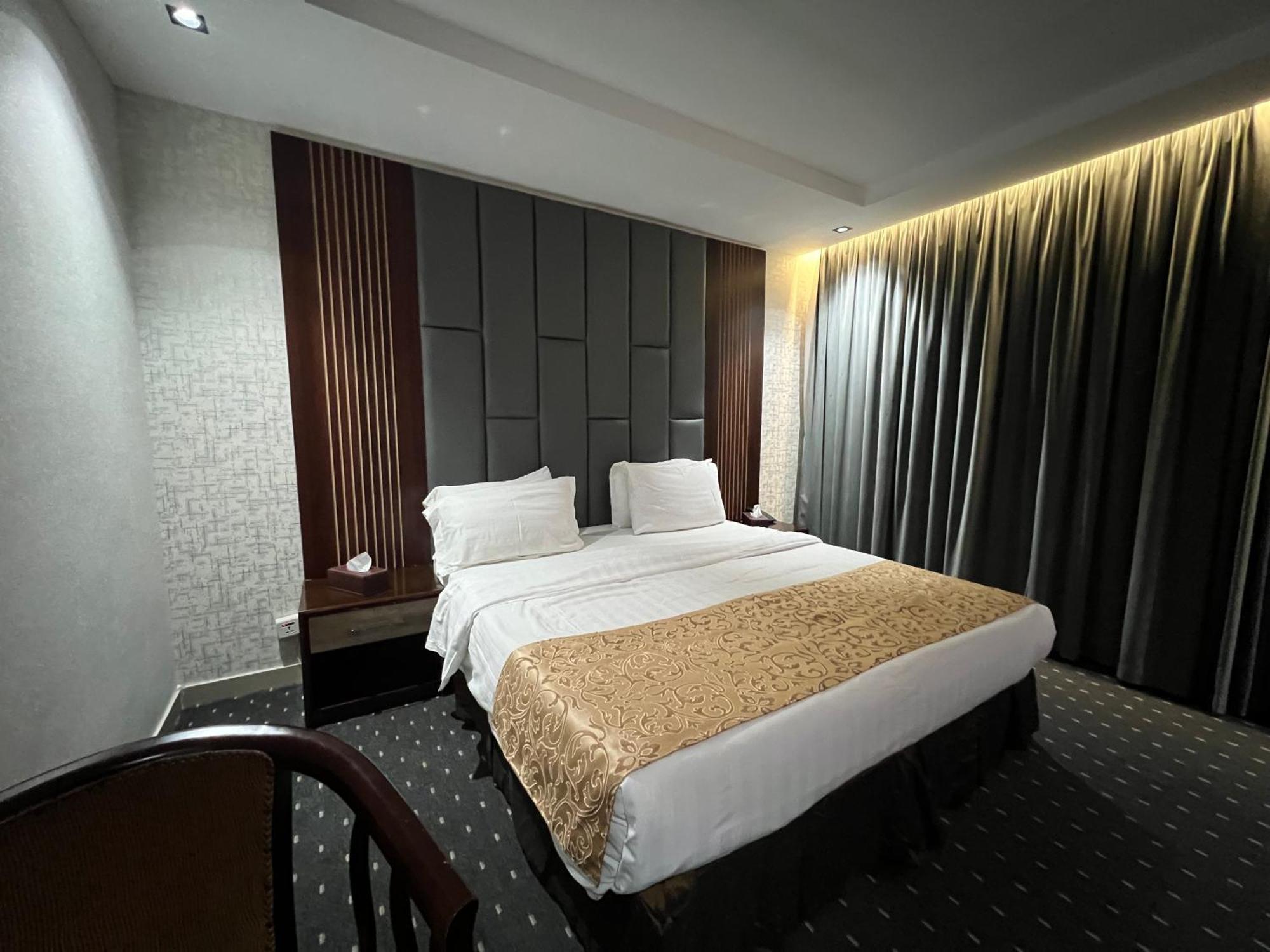 Rose Star * Jeddah