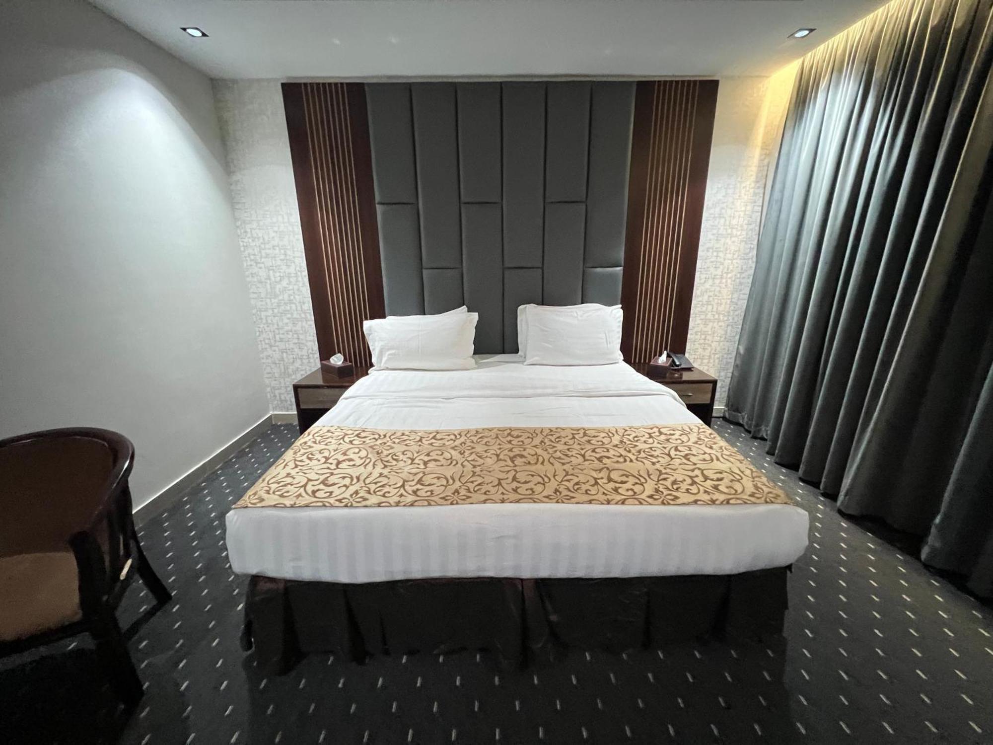 Rose Star Hotel